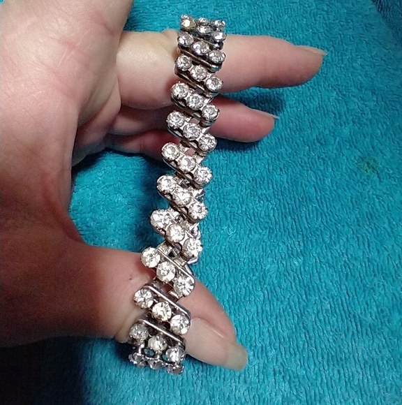 Elegant Silver Stainless Steel Stretch Crystal Bracelet Made In Japan Vintage - Picture 4 of 7